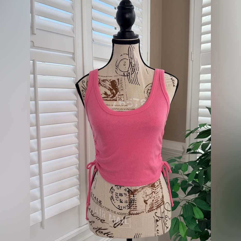 Zara Ribbed Crop Tank Top in Pink Size Medium